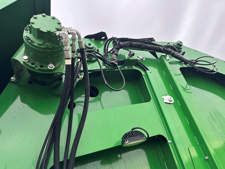 2021-john-deere-cp690-image-91