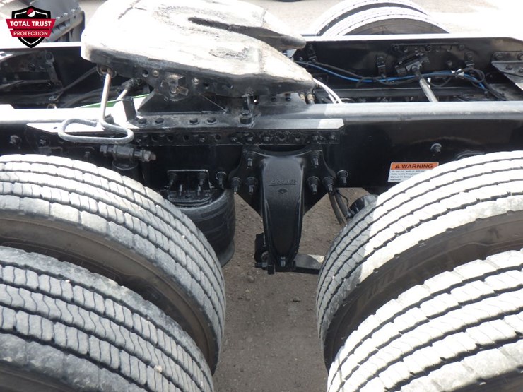 2022-freightliner-cascadia-116-image-13