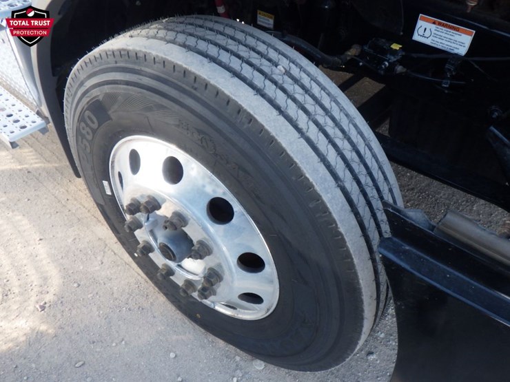 2022-freightliner-cascadia-116-image-22