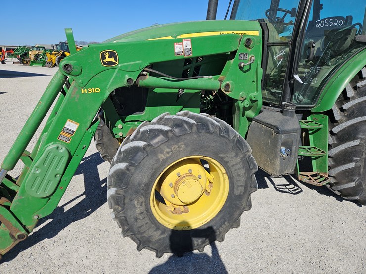 2015-john-deere-6105e-image-6