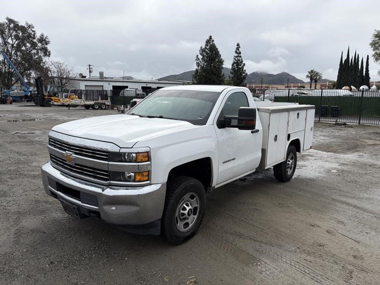 2017-chevrolet-2500-image-1