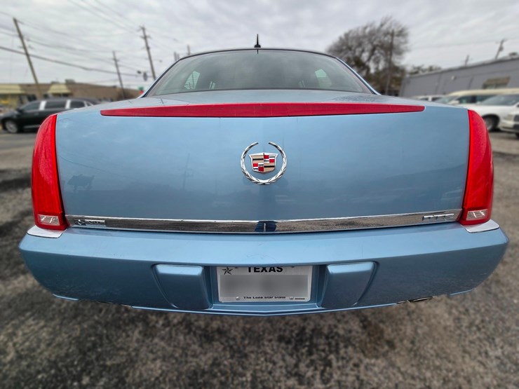 2006-cadillac-superior-6-door-limousine,-ultra-low-20396-miles-image-10