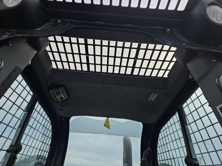 2012-new-holland-c238-image-8