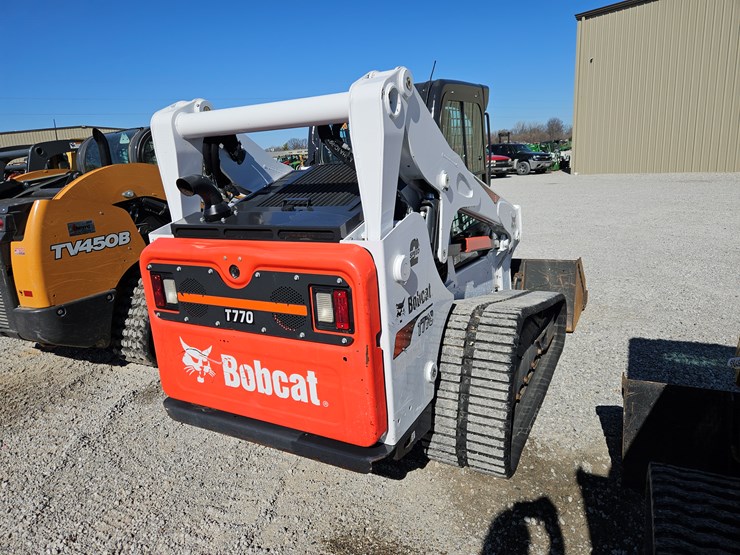 2022-bobcat-t770-image-17