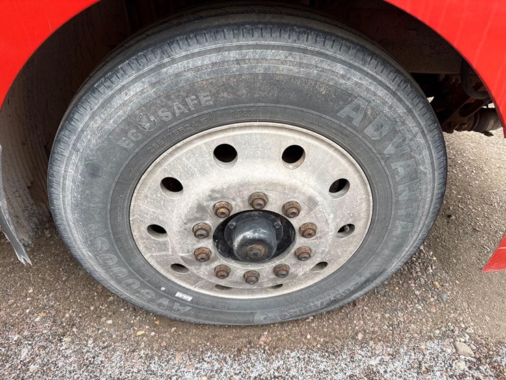 1999-volvo-vnl42t-dump-truck-image-19