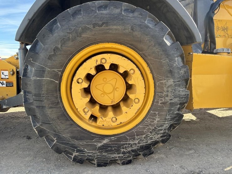 2018-deere-210lep-image-25