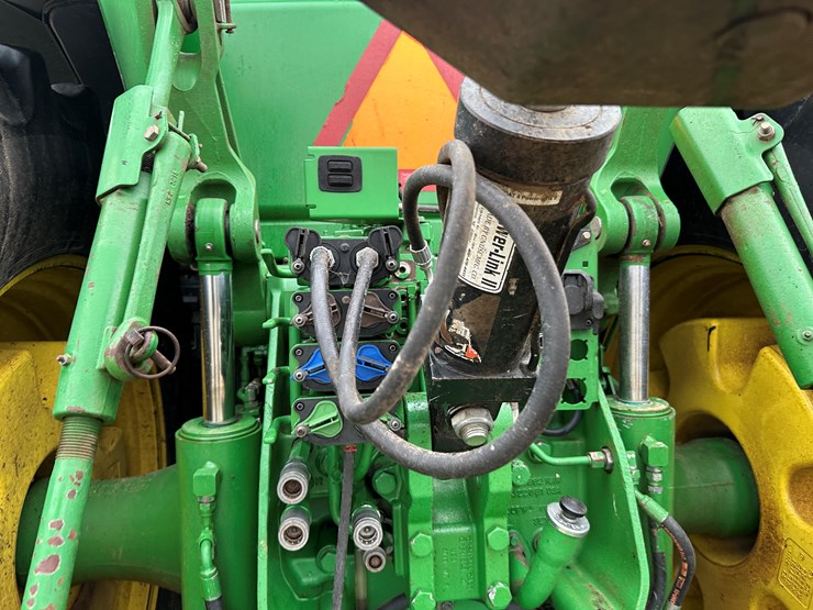 2012-john-deere-8335r-image-26