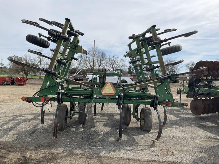 john-deere-24-image-5