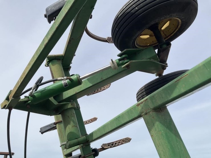 john-deere-24-image-14