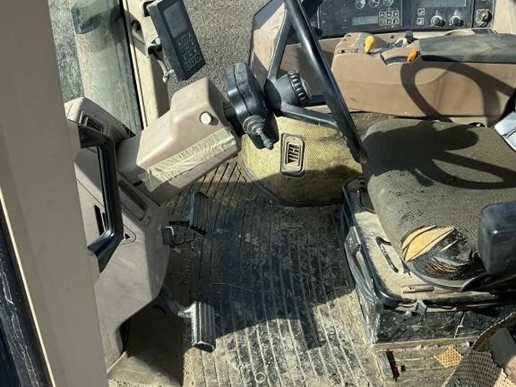 john-deere-8400t-image-24