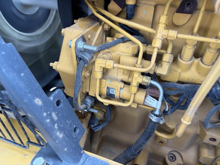 2018-deere-210lep-image-56