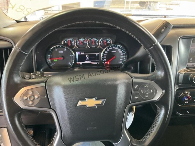 2015-chevrolet-silverado-2500hd-image-16