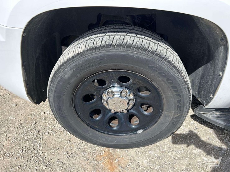 2010-chevrolet-tahoe-image-22