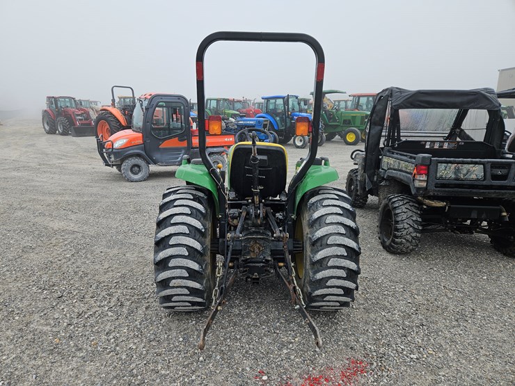 2013-john-deere-3032e-image-10