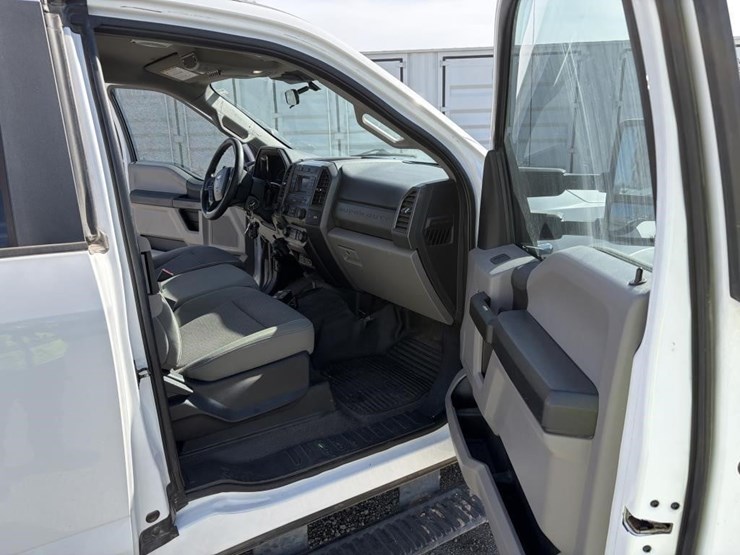 2020-ford-f550-image-9