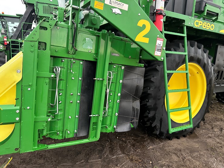 2021-john-deere-cp690-image-47