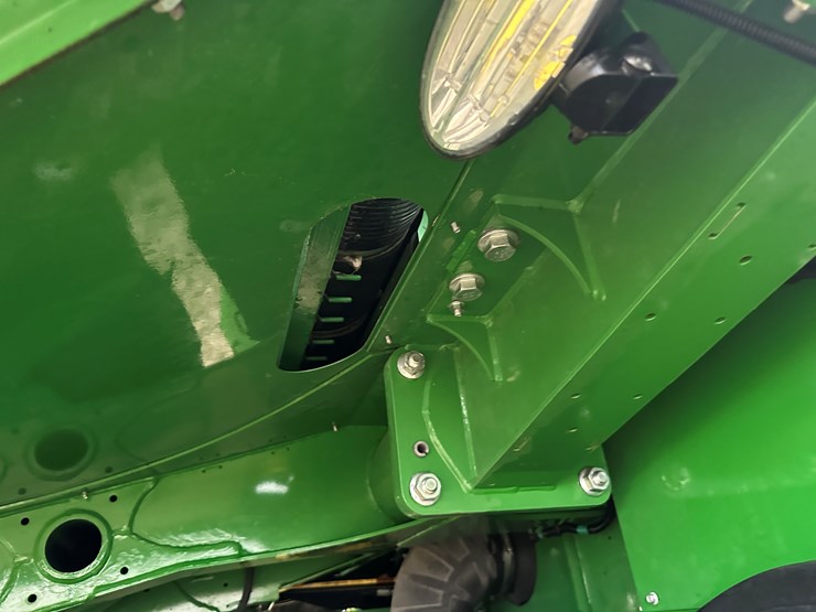 2021-john-deere-cp690-image-87