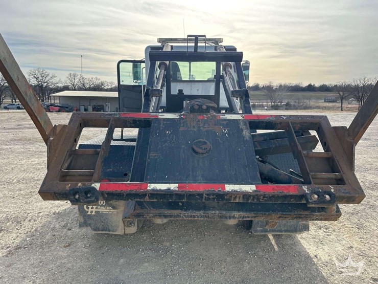 2012-peterbilt-337-image-29