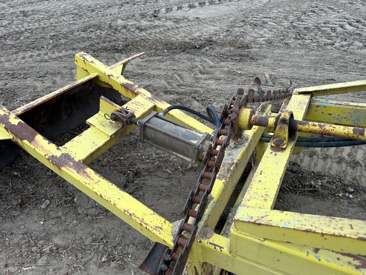 #38847-•-levee-trencher-image-16