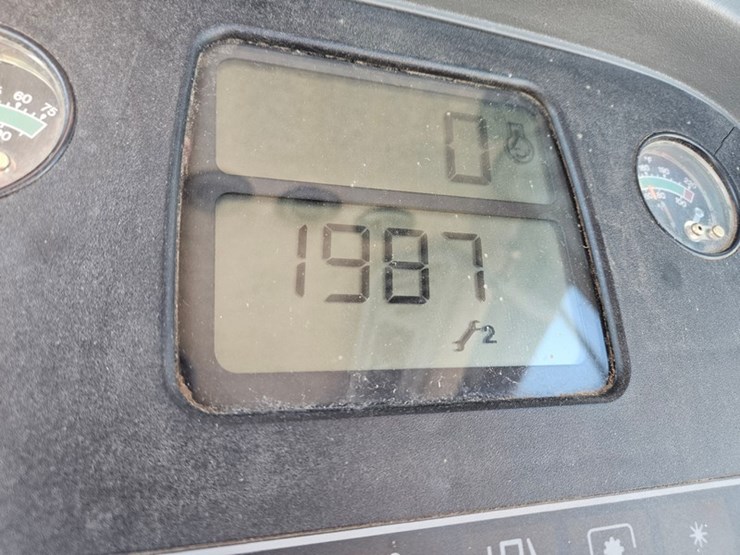 new-holland-9682-image-36