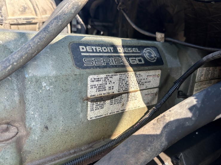 #38812-•-freightliner-daycab-truck-tractor-image-6