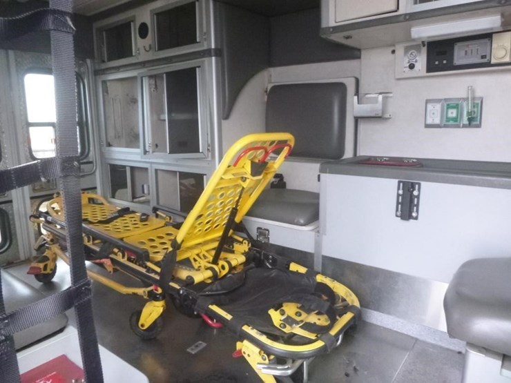 2005-ford-e450-image-8