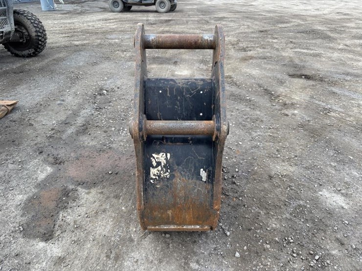 caterpillar-420-image-6