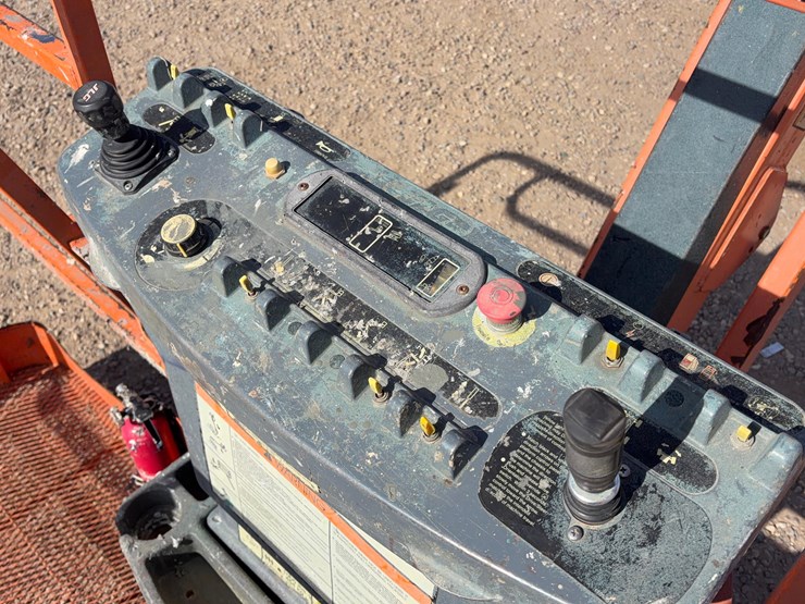 2012-jlg-860sj-image-25