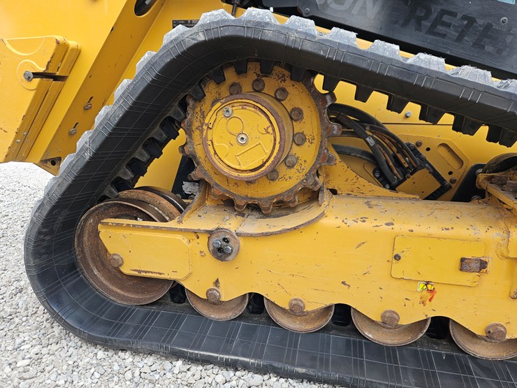 2022-caterpillar-279d3-image-15