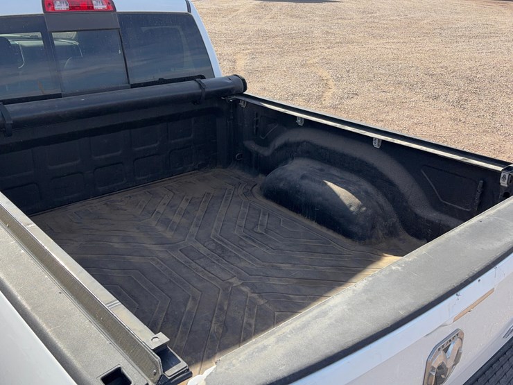 2020-ram-2500-laramie-image-14