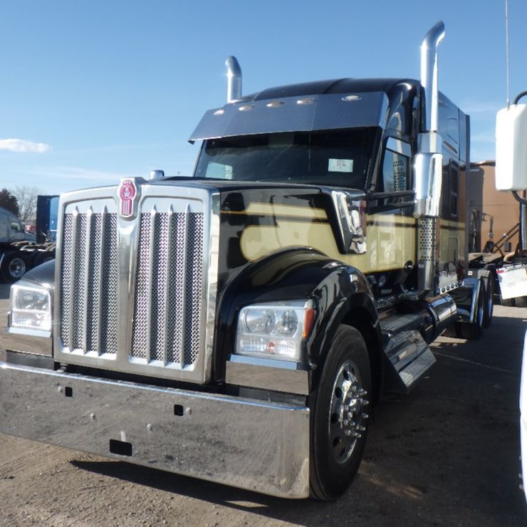 2021 KENWORTH W990