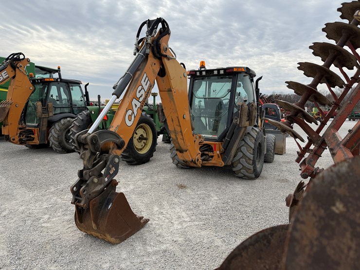 2022-case-580sn-image-23