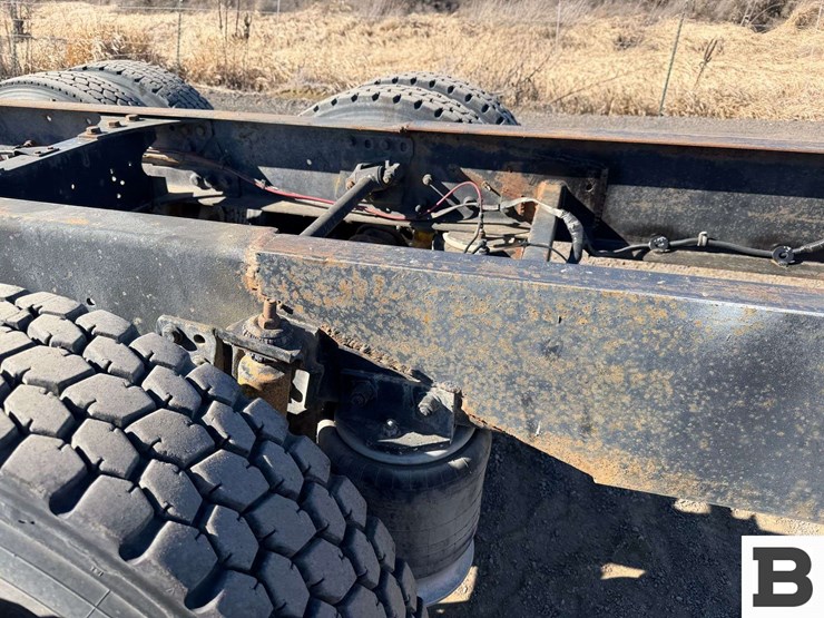 1992-freightliner-fld120-image-24