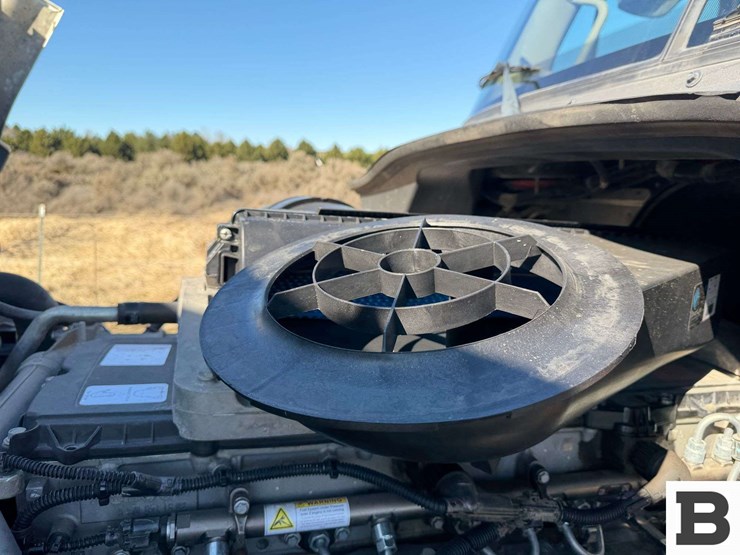 2017-freightliner-cascadia-125-image-47