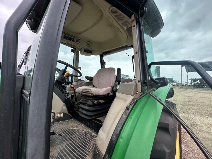 2014-john-deere-5075m-image-56