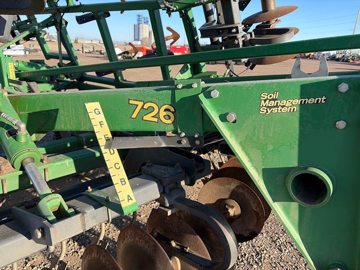 john-deere-726-image-14