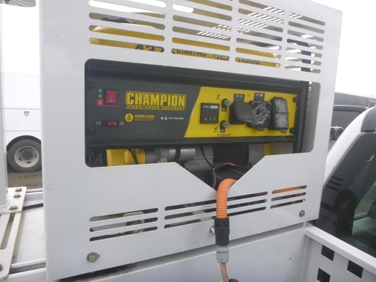 2022-ford-f550-image-14