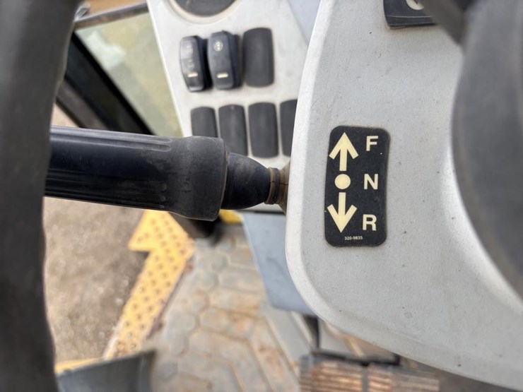 caterpillar-420f2-image-38