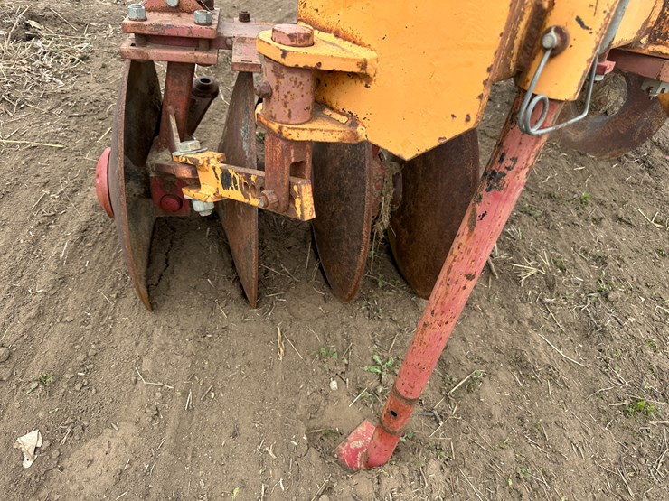 #40115-•-w&m-manufacturing-825-levee-plow-w/w&a-levee-seeder-image-15