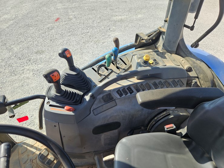 2006-new-holland-ts110a-image-15
