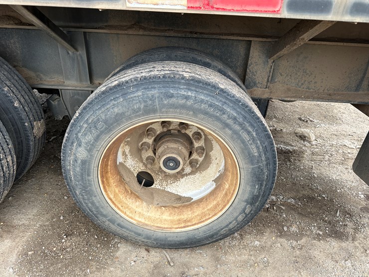 #38802-•-2022-kbh-40'-t/a-6000-gallon-nurse-trailer-vin:-1t9gn4022nc623368-image-6