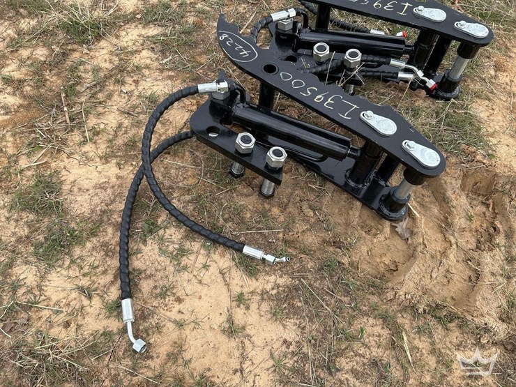 hydraulic-thumb-clamp-mini-excavator-attachment-image-2