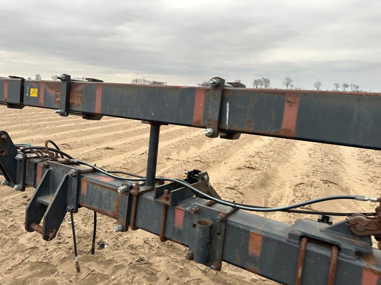 #38850-•-38'-yetter-toolbar-image-23