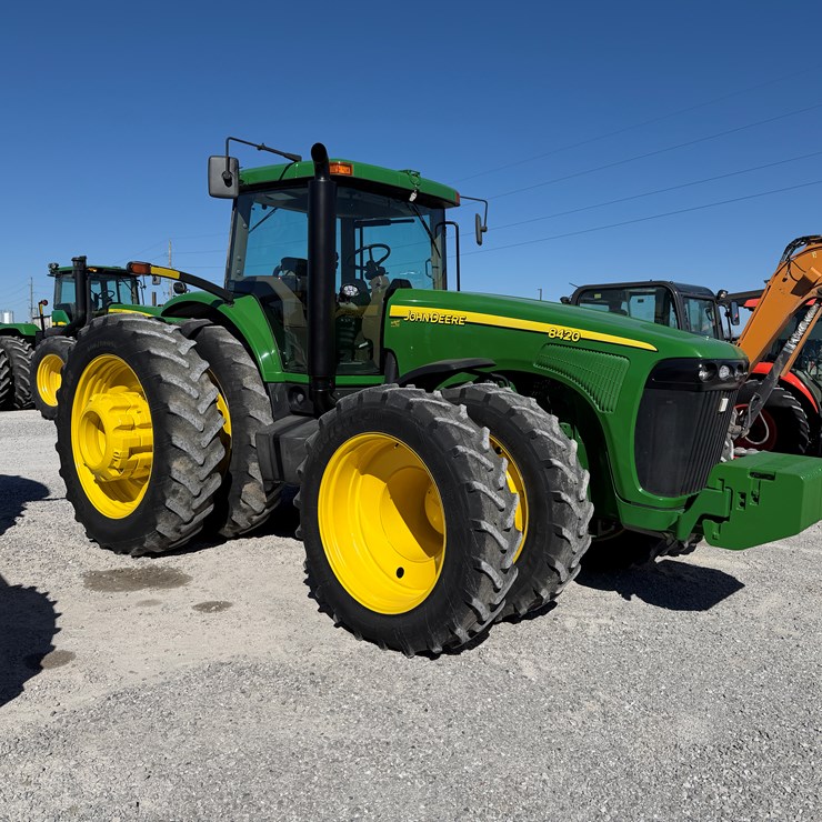 2004 JOHN DEERE 8420