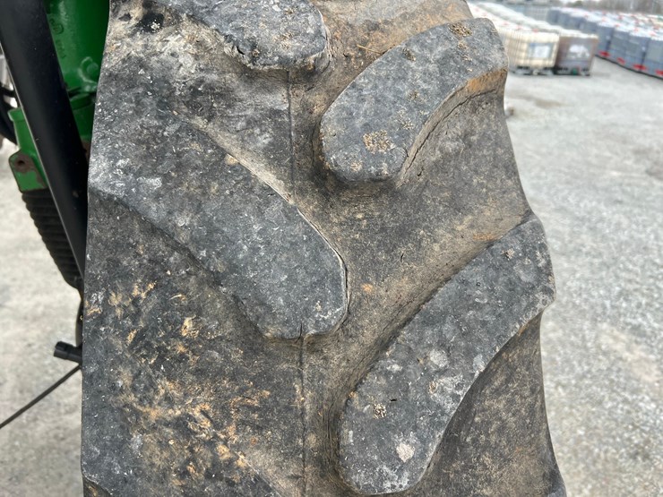 john-deere-412r-image-82