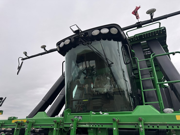 2021-john-deere-cp690-image-57