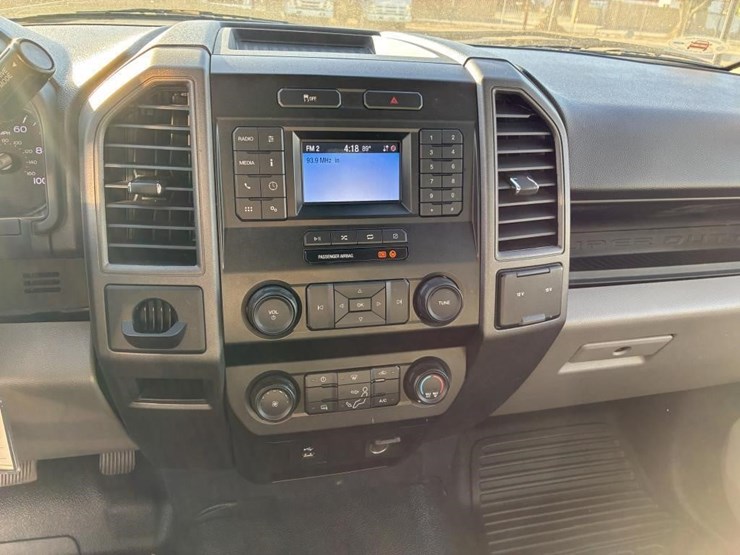 2022-ford-f450-xl-image-13