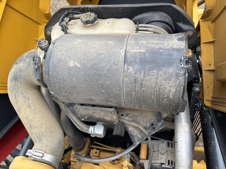 2018-deere-210lep-image-43