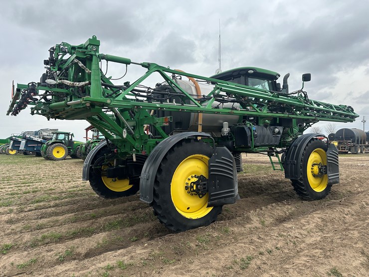 2021-john-deere-r4038-image-3