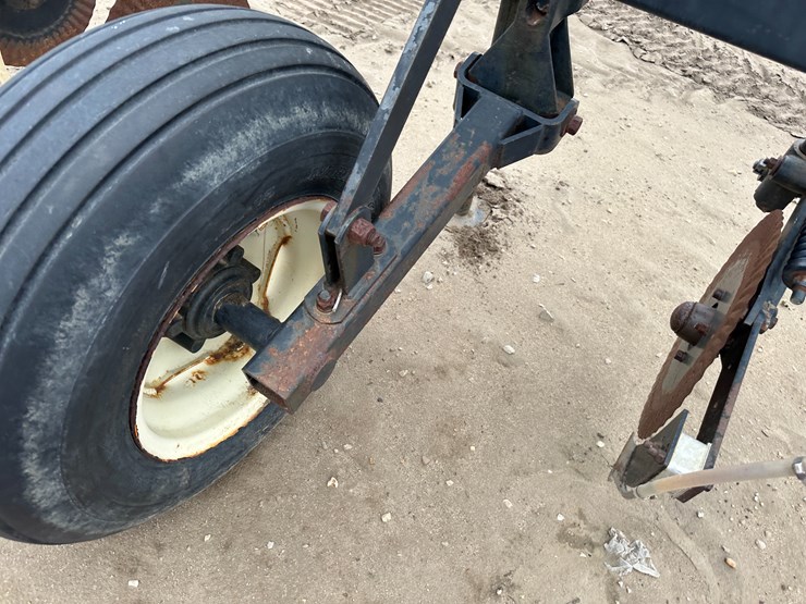 #38849-•-yetter-76"-twin-row-knife-applicator-image-12